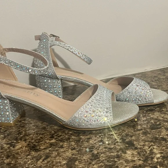 Silver & Rhinestone Block Low Heel Smarty Size 7.5 - Picture 3 of 6